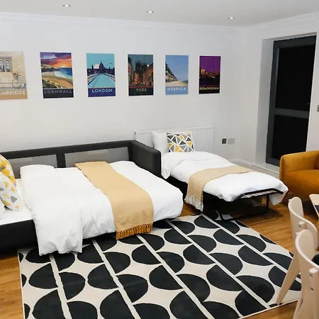 New Luxury Apartments In Central Location Next To Shops, Cafes, Bars & Metro London Exterior photo