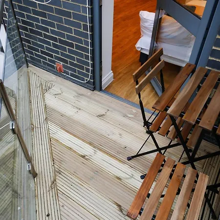 New Luxury Apartments In Central Location Next To Shops, Cafes, Bars & Metro London Exterior photo