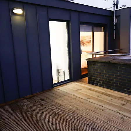 New Luxury Apartments In Central Location Next To Shops, Cafes, Bars & Metro London Exterior photo