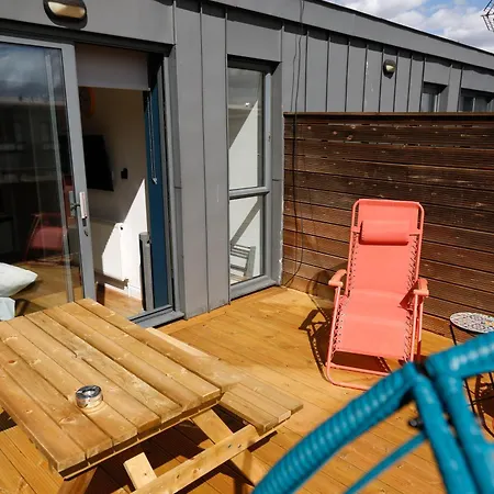 New Luxury Apartments In Central Location Next To Shops, Cafes, Bars & Metro London Exterior photo