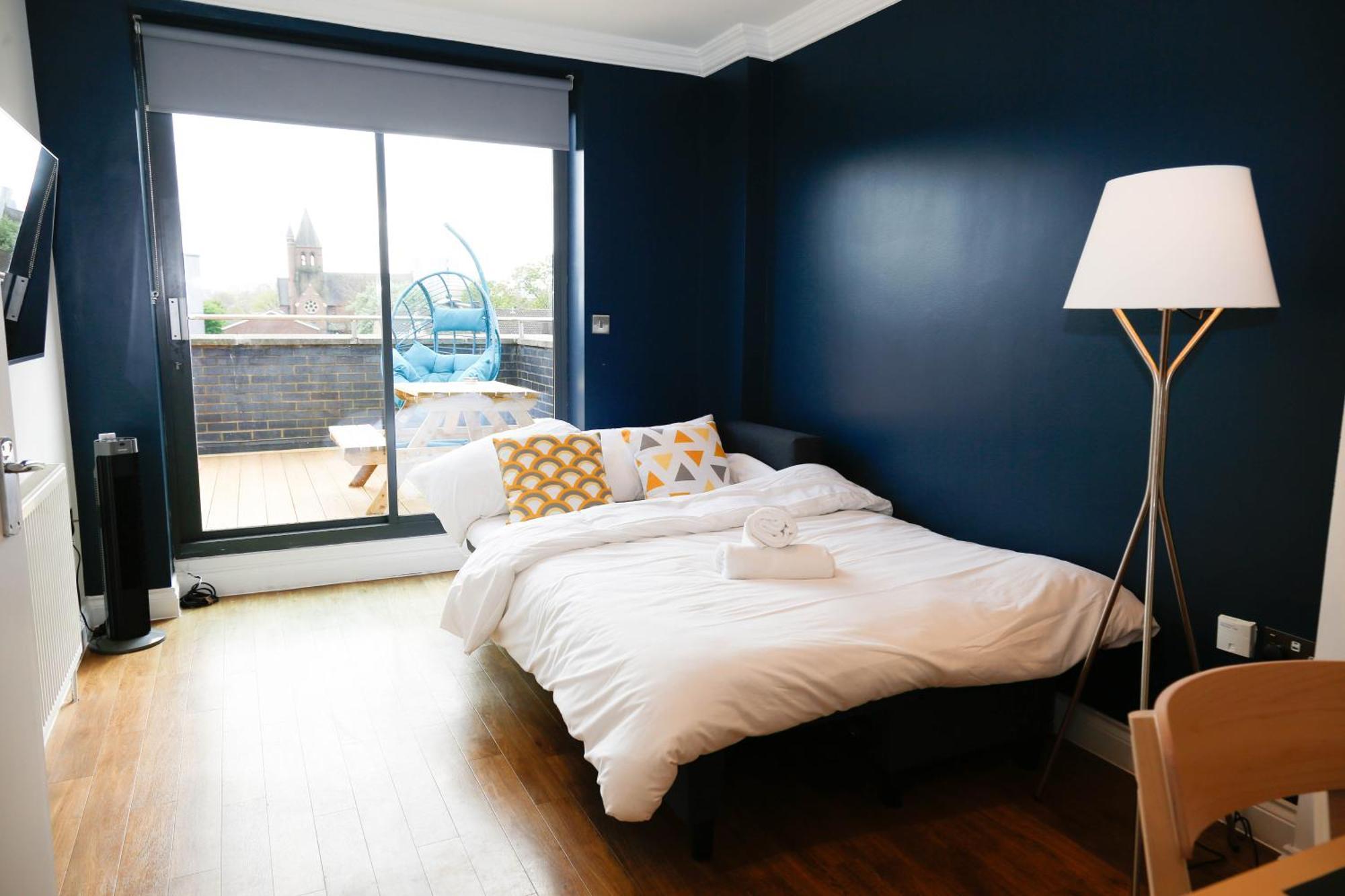 Appartamento New Luxury In Location Next To Shops, Cafes, Bars & Metro *