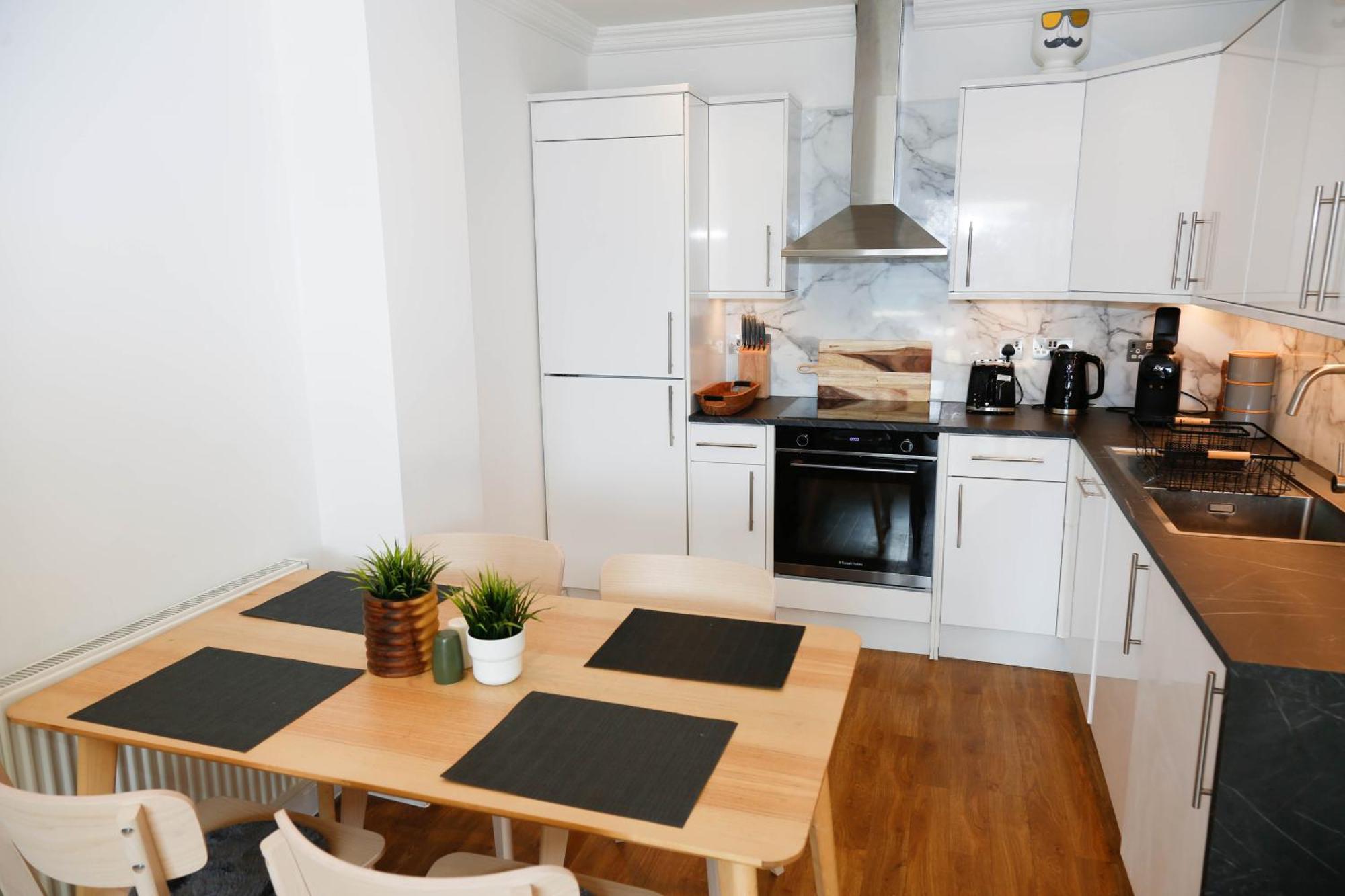 Appartamento New Luxury In Location Next To Shops, Cafes, Bars & Metro